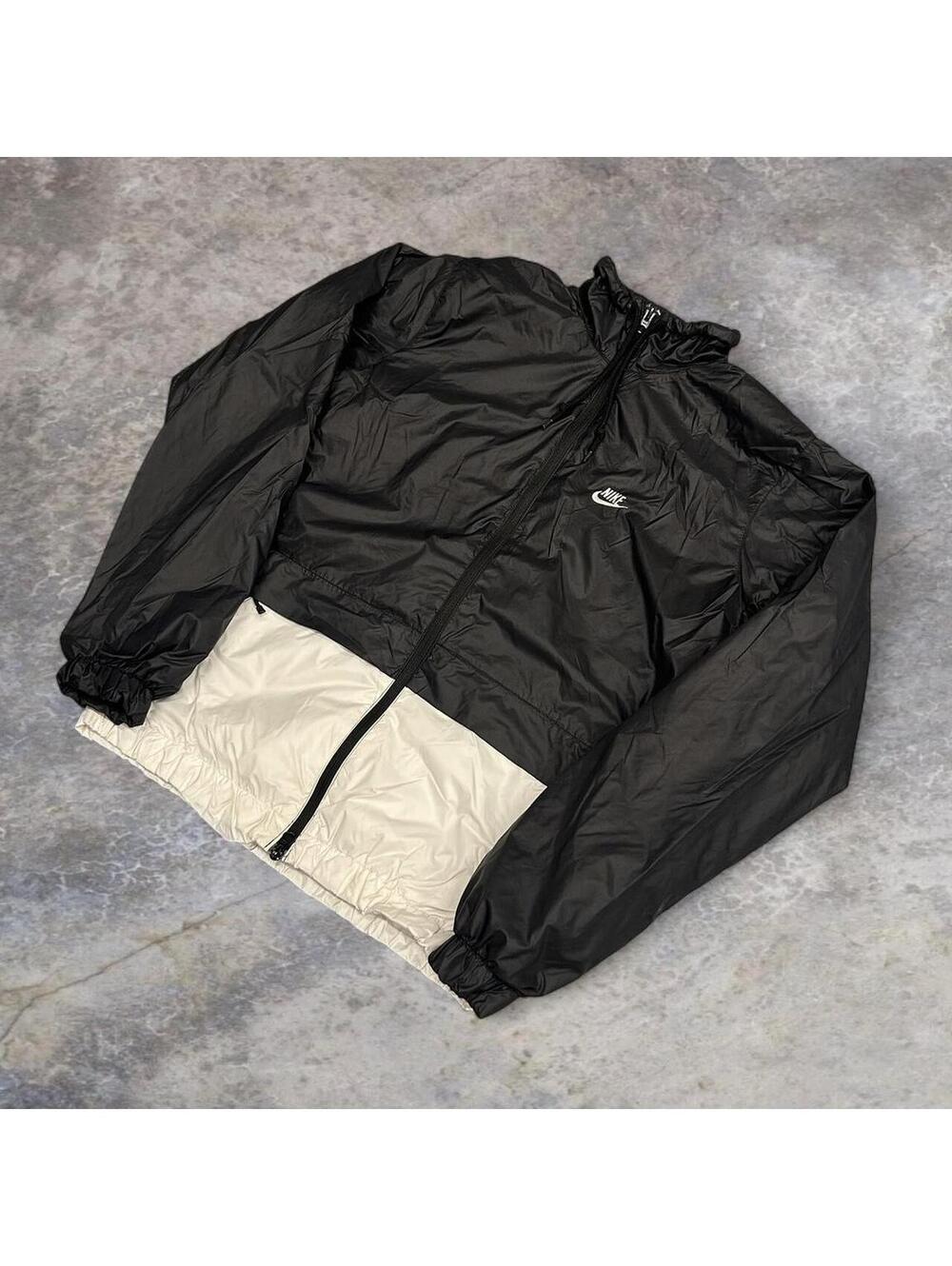 Vintage Nike black and white windbreaker #windbreaker